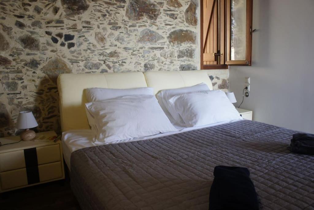 הוילה AmigdhalokeFálion Alegria Stone House מראה חיצוני תמונה