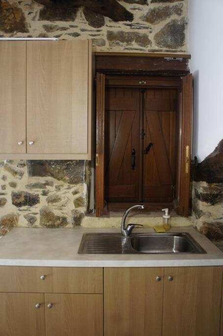 הוילה AmigdhalokeFálion Alegria Stone House מראה חיצוני תמונה