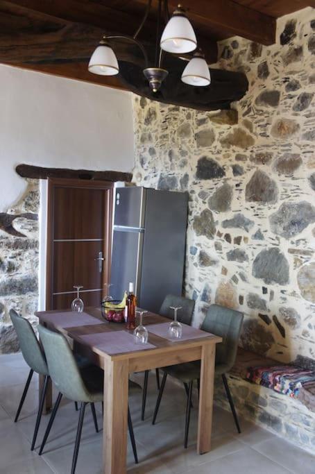 הוילה AmigdhalokeFálion Alegria Stone House מראה חיצוני תמונה